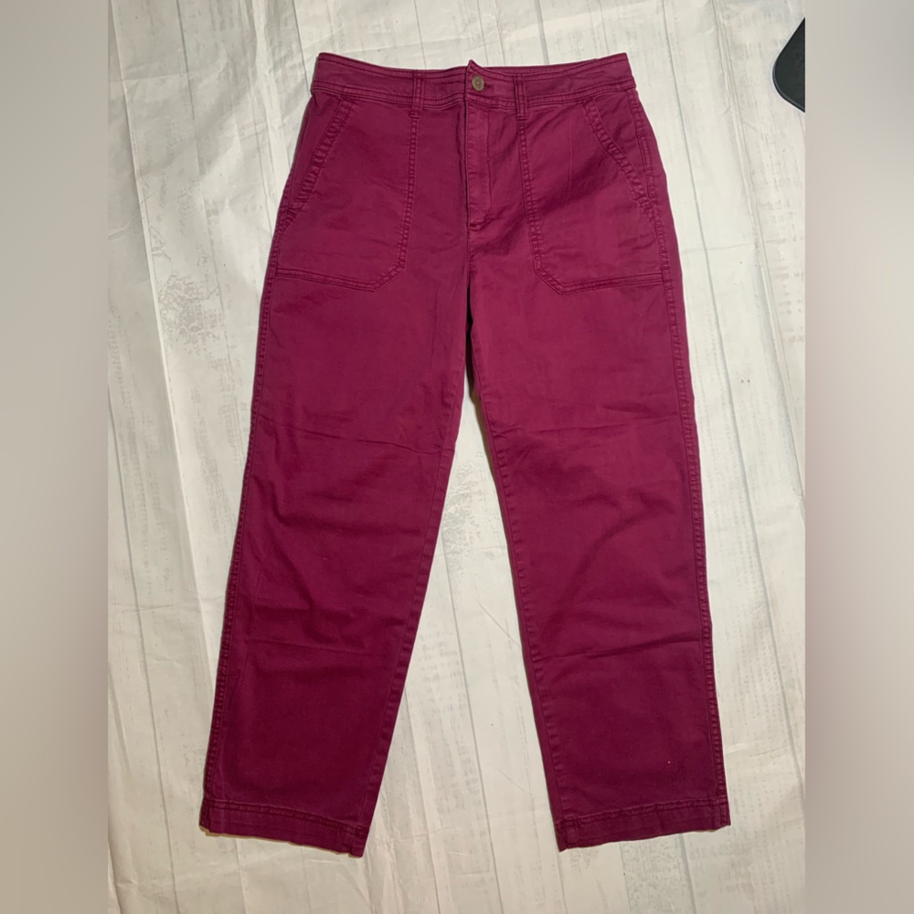 GAP Girlfriend khaki ankle pants. Burgundy. Size 6.